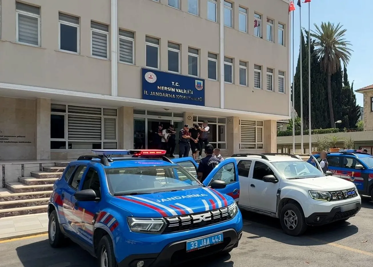 CİNAYET ŞÜPHELİSİ JANDARMADAN KAÇAMADI