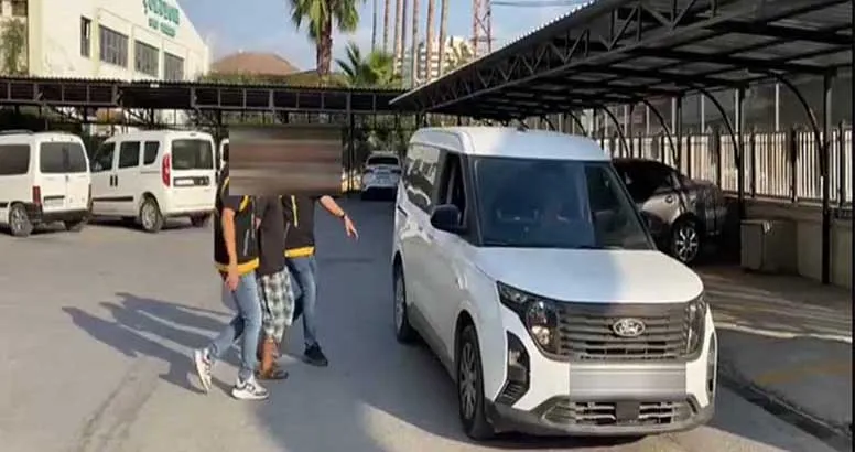 ÇEŞİTLİ SUÇLARDAN ARANAN CEZAEVİ FİRARİSİ YAKALANDI