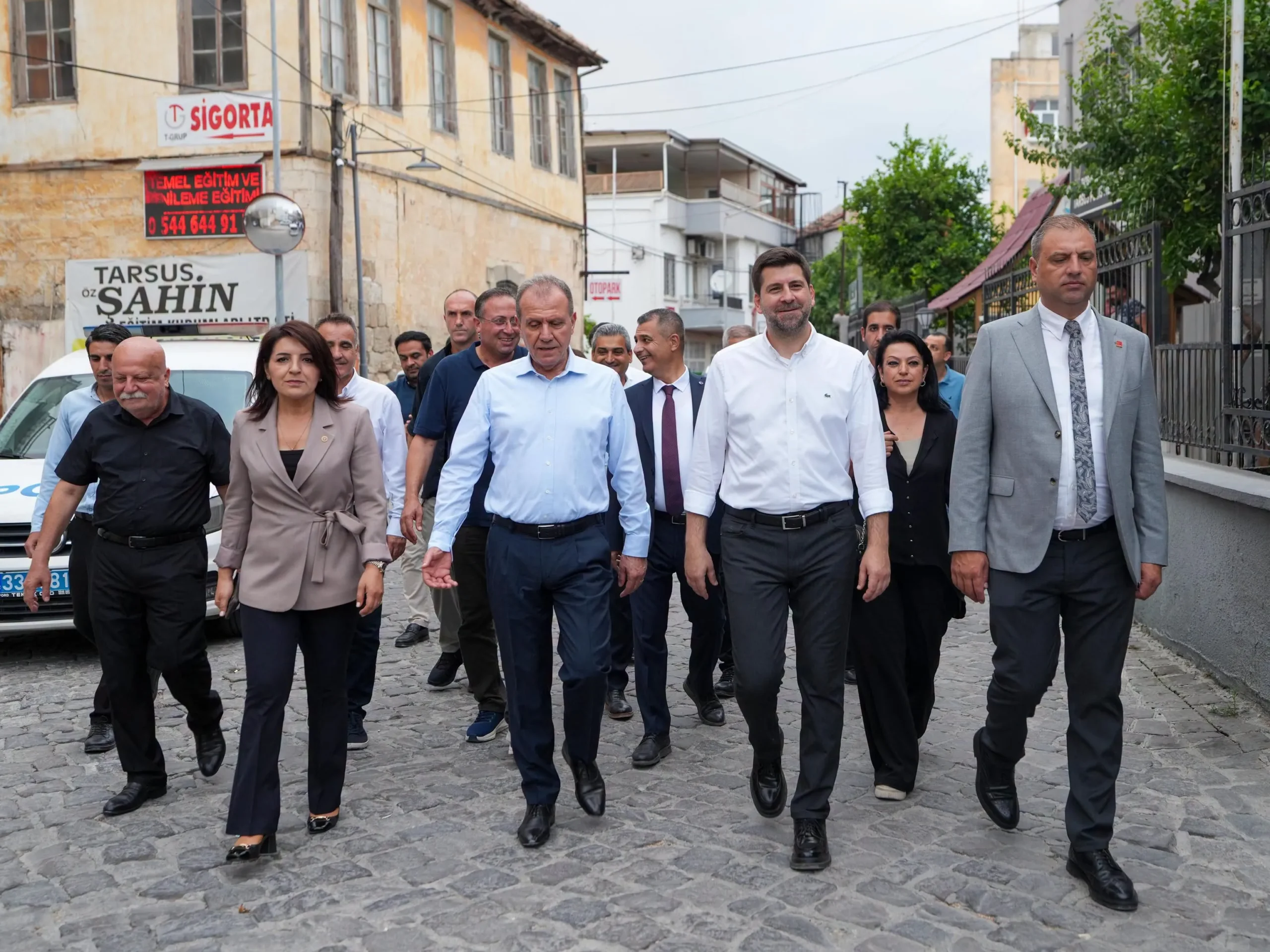 2 başkan  Tarsus sokaklarını gezdi
