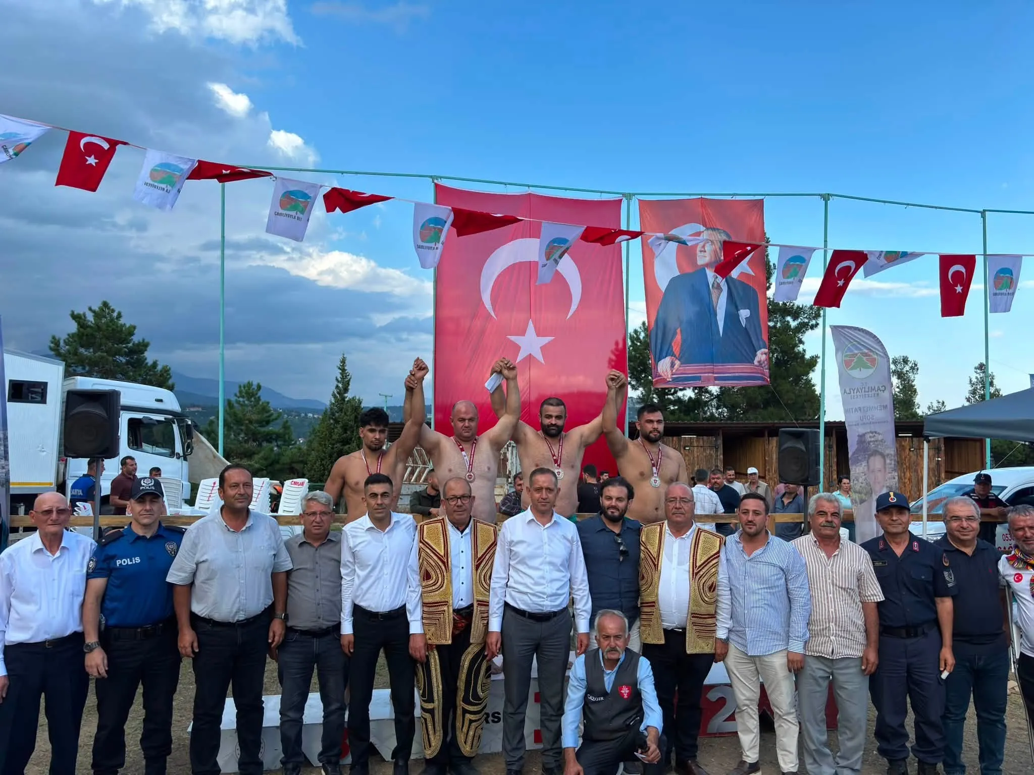 KARAKUCAK GÜREŞLERİ COŞKUYLA GERÇEKLEŞTİ