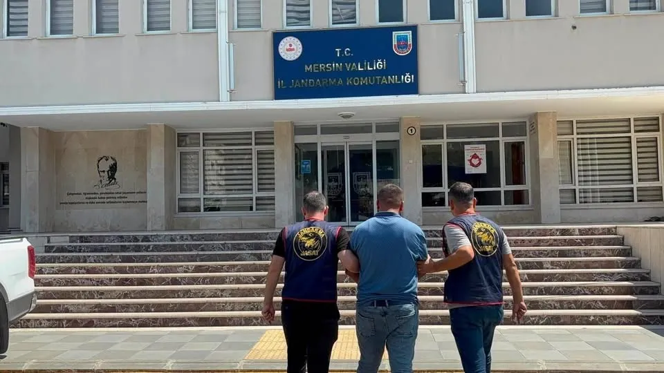 27 YILLA ARANAN ŞAHIS  YAKALANDI