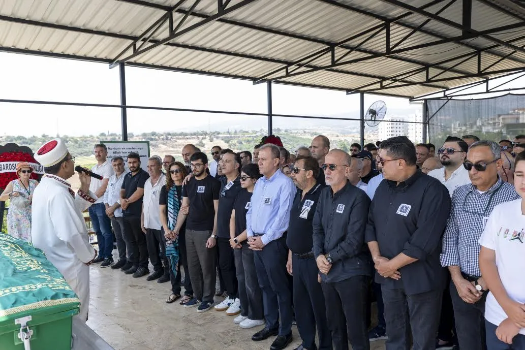 SEÇER, GAZETECİ  CANOVA’YI SON YOLCULUĞUNA UĞURLADI