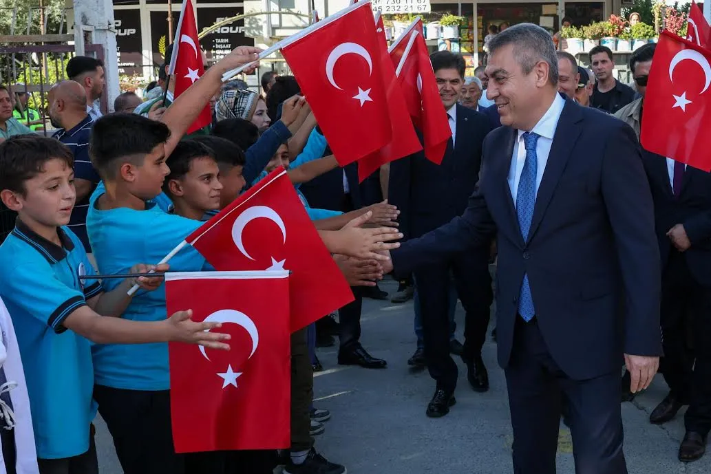 VALİ TARSUS’TA OKUL ZİYARETİNDE